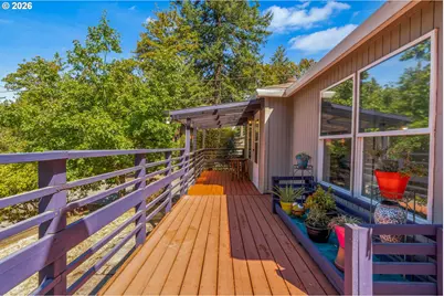 5238 SW Vacuna St, Portland, OR 97219 - Photo 28