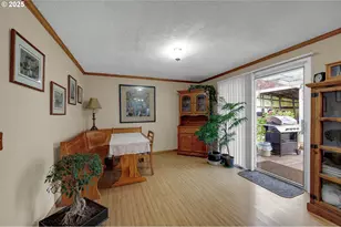 1113 Candlelight Dr, Eugene, OR 97402 - Photo 12