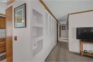 1113 Candlelight Dr, Eugene, OR 97402 - Photo 18