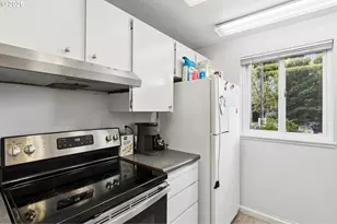 12638 NW Barnes Rd, Portland, OR 97229 - Photo 10