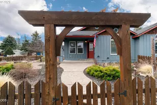 747 E Black Butte Ave, Sisters, OR 97759 - Photo 20