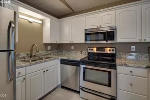 747 E Black Butte Ave, Sisters, OR 97759 - Photo 6
