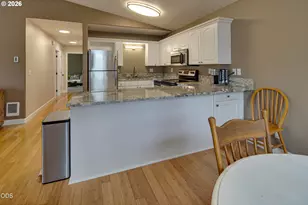 747 E Black Butte Ave, Sisters, OR 97759 - Photo 8