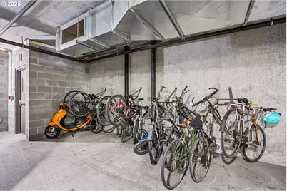 1030 NW 12th Ave #327, Portland, OR 97209 - Photo 24