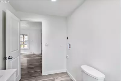 611 NE Pioneer Ave, Castle Rock, WA 98611 - Photo 16