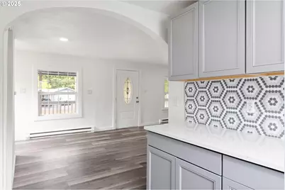 611 NE Pioneer Ave, Castle Rock, WA 98611 - Photo 12