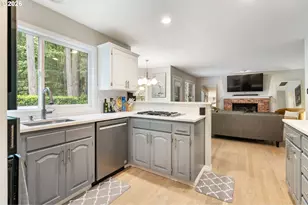 13278 Vermeer Dr, Lake Oswego, OR 97035 - Photo 14