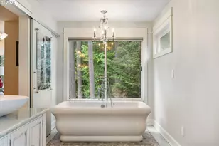 13278 Vermeer Dr, Lake Oswego, OR 97035 - Photo 26