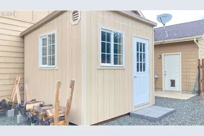 216 Valley View Dr, John Day, OR 97845 - Photo 18