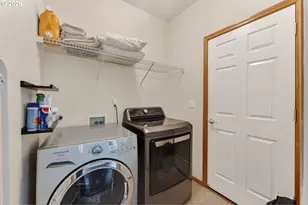 12425 SW Winterview Dr, Tigard, OR 97224 - Photo 24