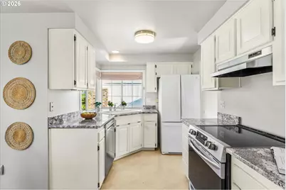 322 SE 151st Ave, Portland, OR 97233 - Photo 16