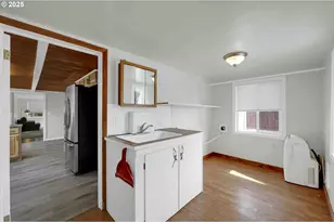 3090 Willakenzie Rd, Eugene, OR 97401 - Photo 12