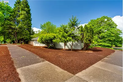2200 Brittany St, Eugene, OR 97405 - Photo 4