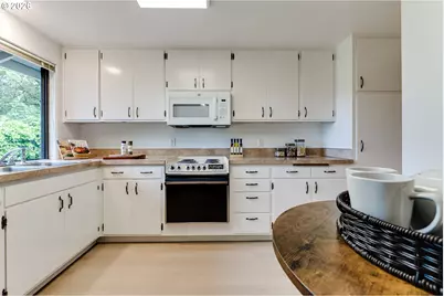 2200 Brittany St, Eugene, OR 97405 - Photo 24