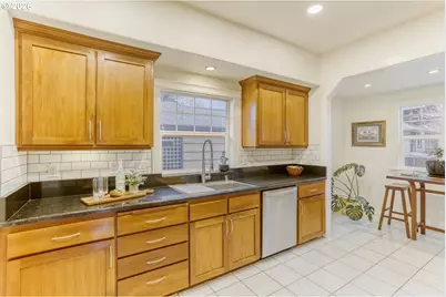 5717 N Denver Ave, Portland, OR 97217 - Photo 14