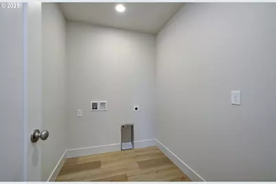 442 Washington St, Woodland, WA 98674 - Photo 32