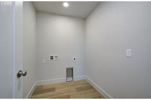 442 Washington St, Woodland, WA 98674 - Photo 32