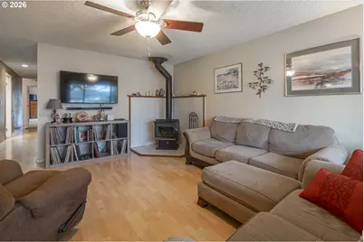 1562 SW Levens St, Dallas, OR 97338 - Photo 6