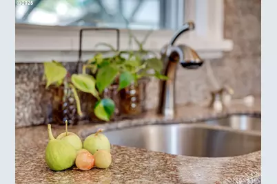 7515 SE Luther Rd, Portland, OR 97206 - Photo 6