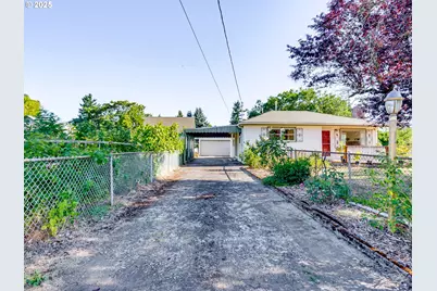 7515 SE Luther Rd, Portland, OR 97206 - Photo 2
