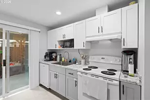 18230 SE Pine St, Portland, OR 97233 - Photo 8