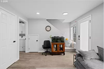 18230 SE Pine St, Portland, OR 97233 - Photo 6