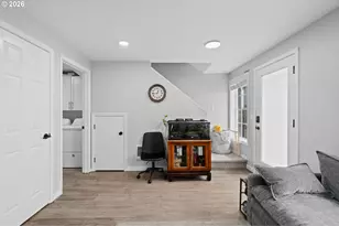 18230 SE Pine St, Portland, OR 97233 - Photo 6
