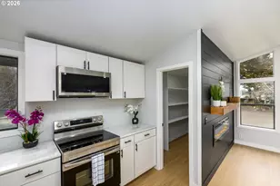 102 Molalla Ct, Roseburg, OR 97470 - Photo 10