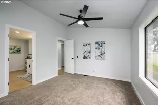 102 Molalla Ct, Roseburg, OR 97470 - Photo 20