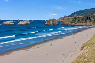 753 N Breakers Point Dr, Cannon Beach, OR 97110 - Photo 44