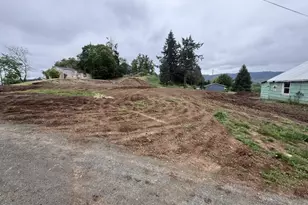 1420 NW Grove St, Roseburg, OR 97471 - Photo 6