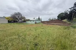 1420 NW Grove St, Roseburg, OR 97471 - Photo 10