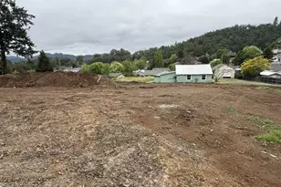1420 NW Grove St, Roseburg, OR 97471 - Photo 12