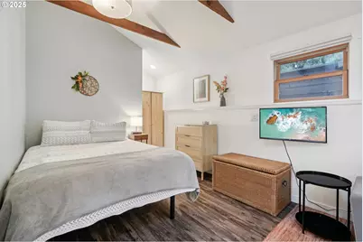 3286 NE Holman St, Portland, OR 97211 - Photo 36