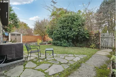 3286 NE Holman St, Portland, OR 97211 - Photo 40