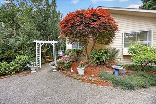 5577 S Shore Dr, Florence, OR 97439 - Photo 8