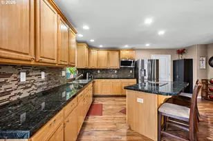 13125 SE Sherman St, Portland, OR 97233 - Photo 8