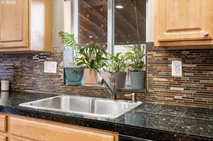 13125 SE Sherman St, Portland, OR 97233 - Photo 10