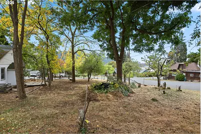 E Franklin St, Bingen, WA 98605 - Photo 2