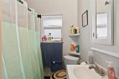 1202 S 3rd Ave, Kelso, WA 98626 - Photo 22