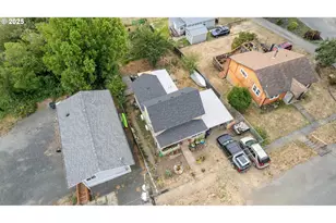 55 W 6th St, Coquille, OR 97423 - Photo 2