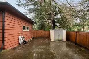 8675 SW Fairway Dr, Portland, OR 97225 - Photo 40