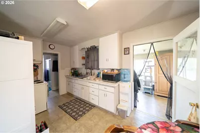 1450 SW Ninth St, Dallas, OR 97338 - Photo 4