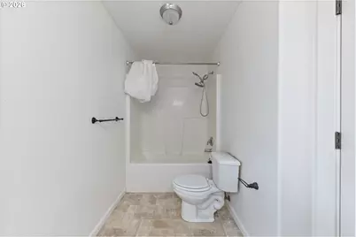886 N 7th St, Harrisburg, OR 97446 - Photo 34