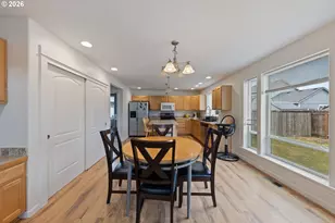 886 N 7th St, Harrisburg, OR 97446 - Photo 8