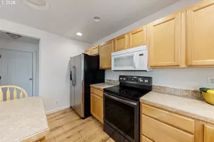 886 N 7th St, Harrisburg, OR 97446 - Photo 16