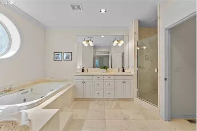 57 Hidalgo St, Lake Oswego, OR 97035 - Photo 22
