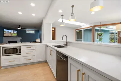 12916 SW 61st Ave, Portland, OR 97219 - Photo 10