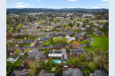 12916 SW 61st Ave, Portland, OR 97219 - Photo 30