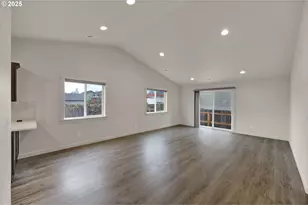 1632 Dotie Dr, Springfield, OR 97477 - Photo 6